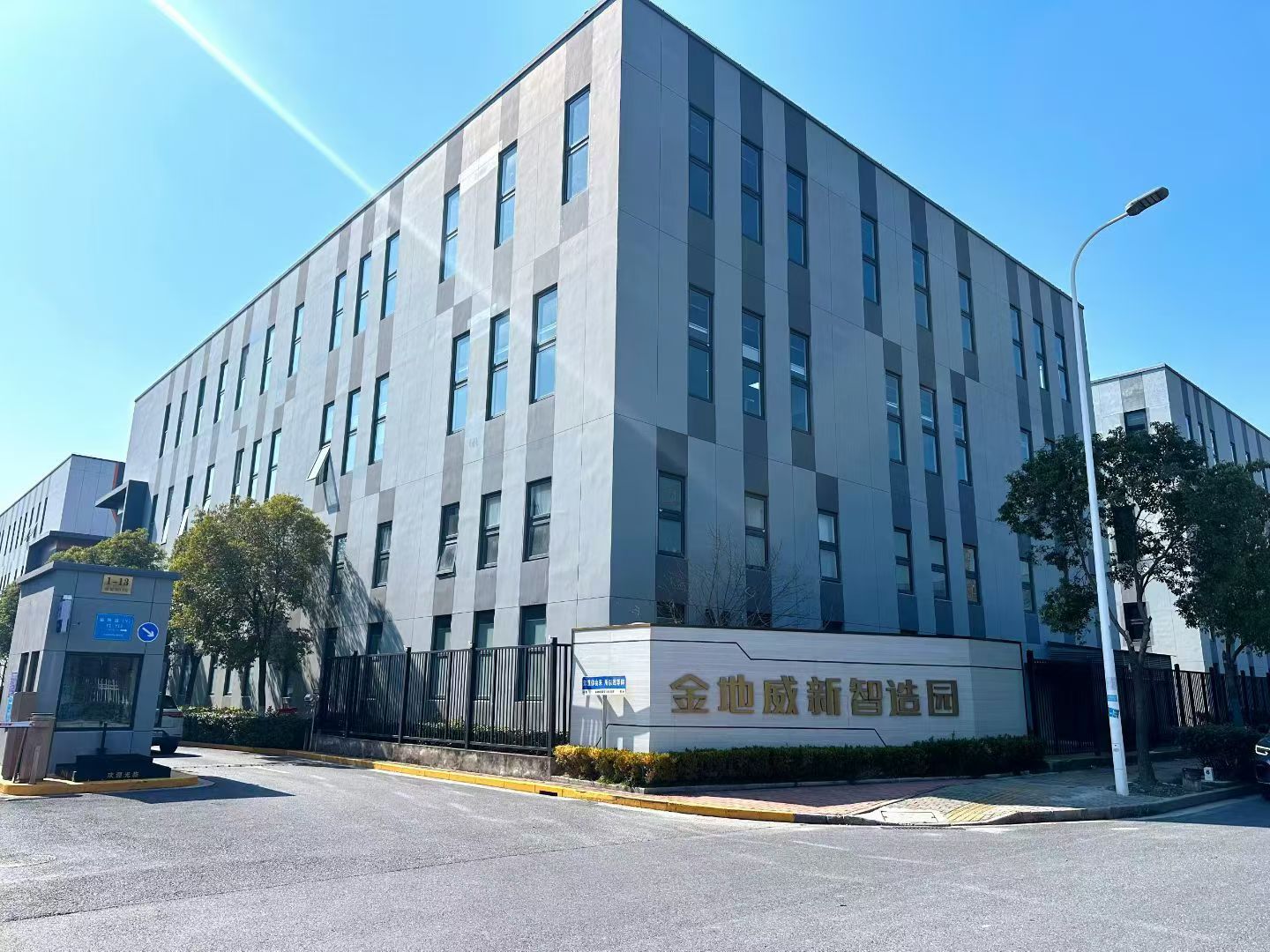 金地威新宝山厂房出租房源图片2张大图